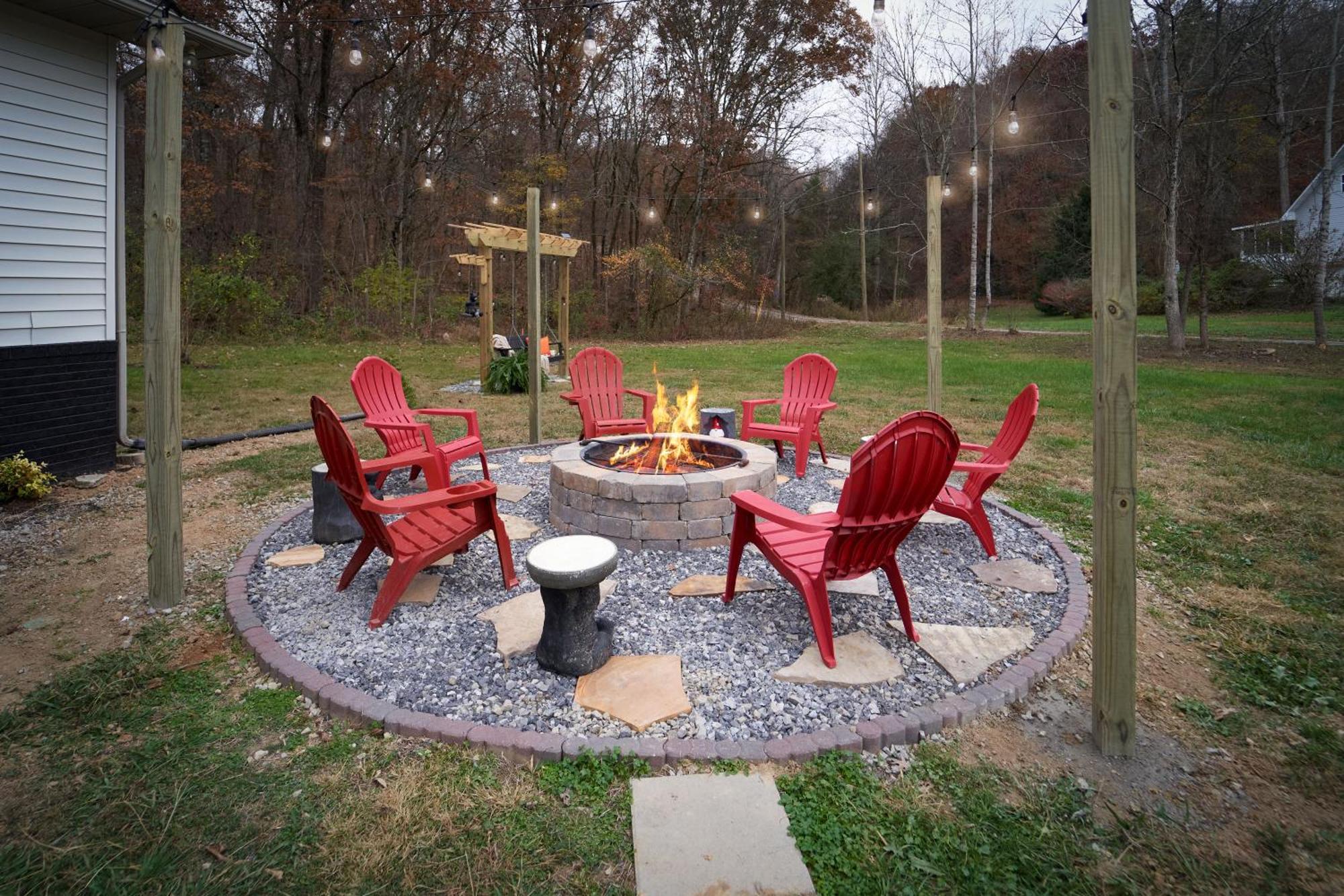 Entertainment Galore! Luxurious Property, Spectacular & Peaceful Setting, Great Location, Close To Major Attractions!! Pigeon Forge Eksteriør bilde