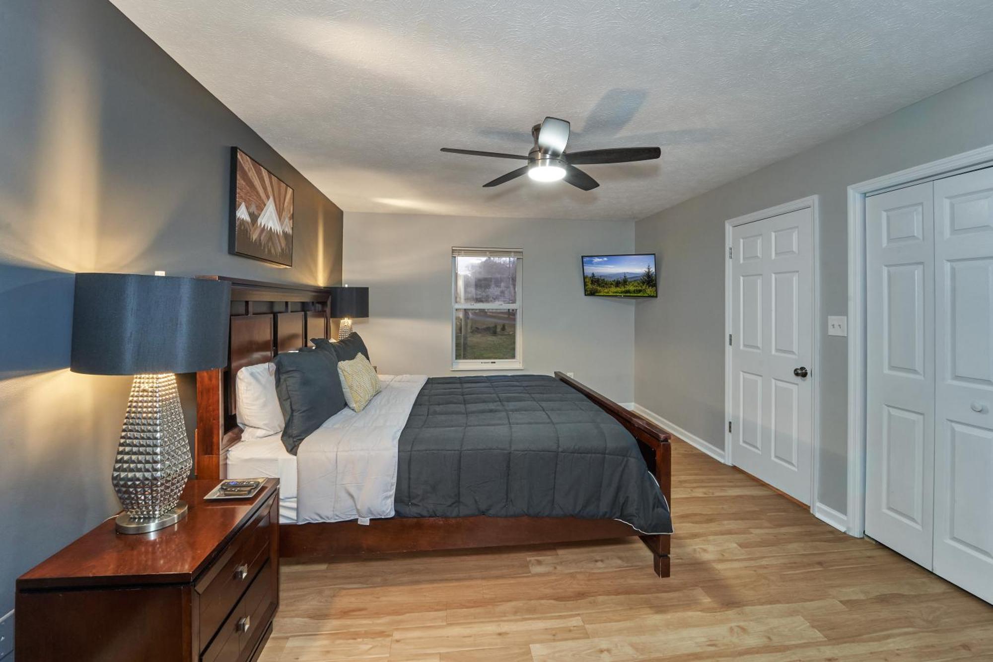 Entertainment Galore! Luxurious Property, Spectacular & Peaceful Setting, Great Location, Close To Major Attractions!! Pigeon Forge Eksteriør bilde