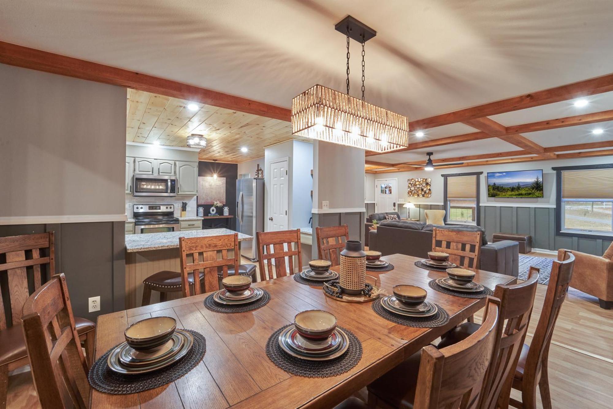Entertainment Galore! Luxurious Property, Spectacular & Peaceful Setting, Great Location, Close To Major Attractions!! Pigeon Forge Eksteriør bilde