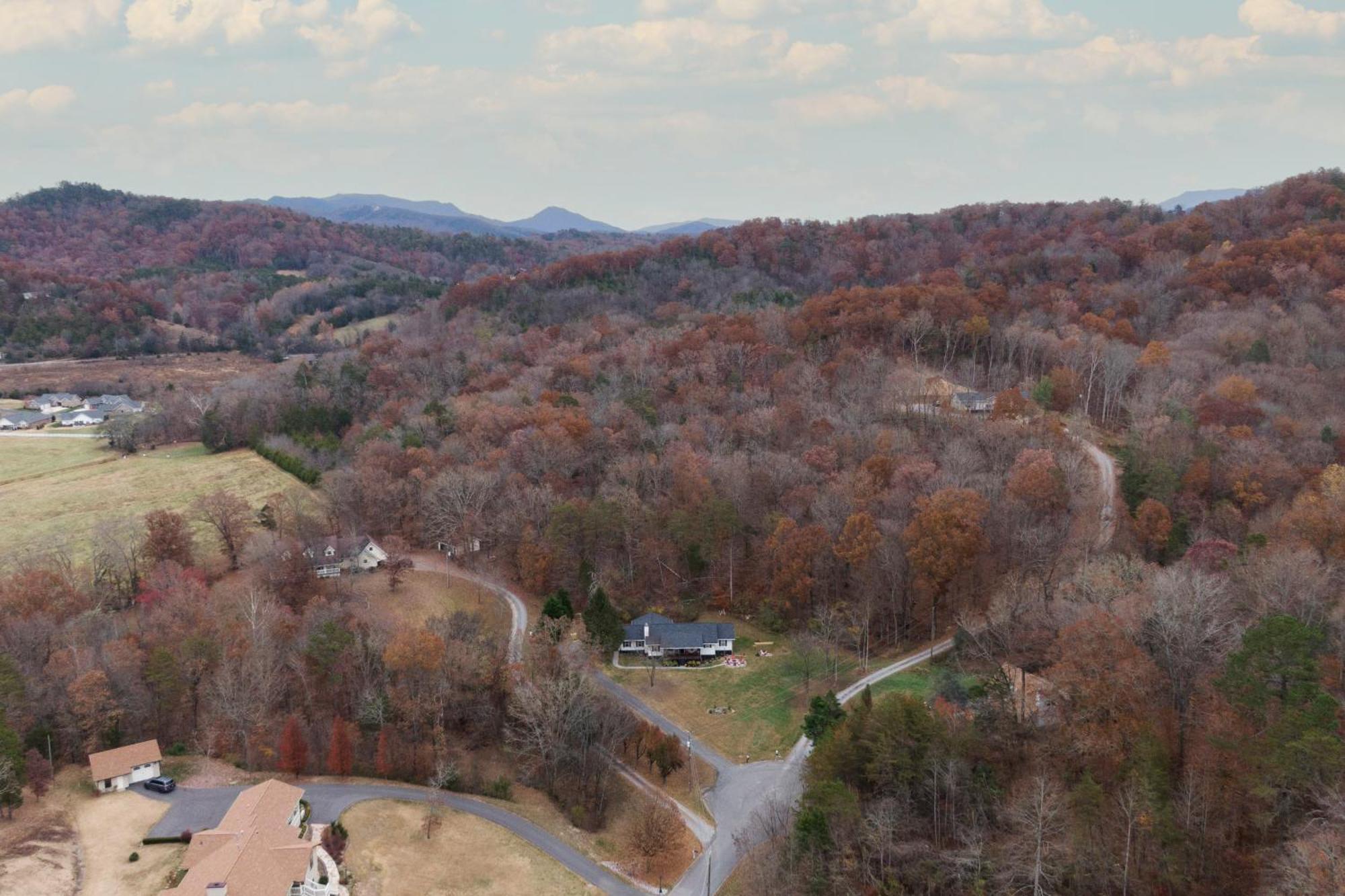 Entertainment Galore! Luxurious Property, Spectacular & Peaceful Setting, Great Location, Close To Major Attractions!! Pigeon Forge Eksteriør bilde