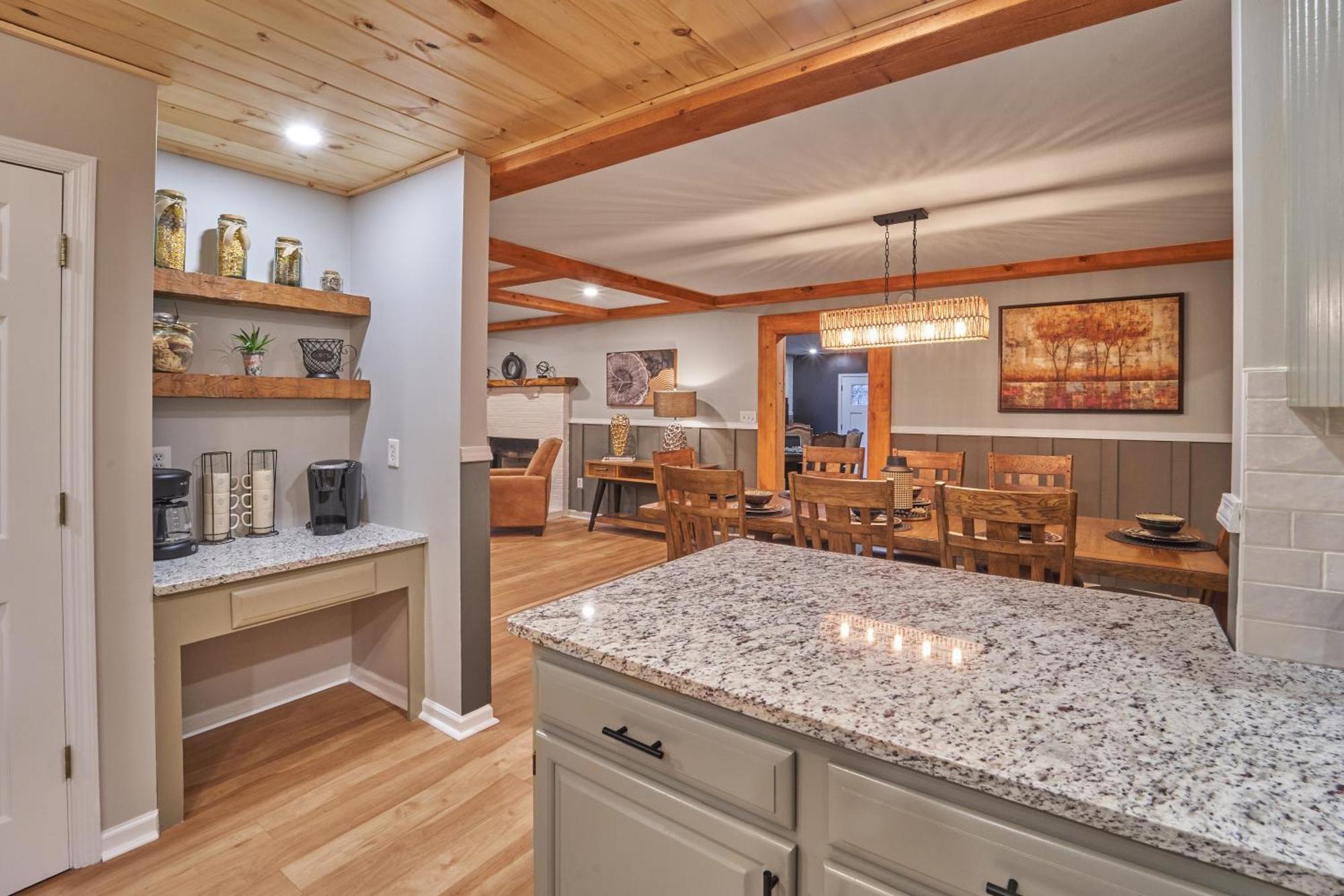 Entertainment Galore! Luxurious Property, Spectacular & Peaceful Setting, Great Location, Close To Major Attractions!! Pigeon Forge Eksteriør bilde